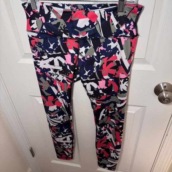 Lululemon Pace Rival Crop - Picture 2 of 12